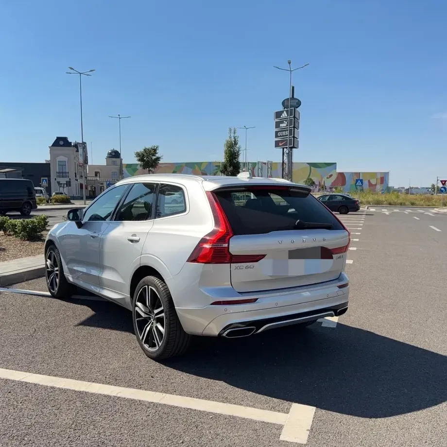 Volvo XC 60 II D4 AWD Geartronic RDesign — imagine 2