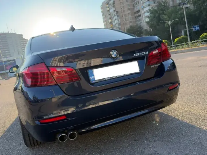 BMW Seria 5 F10/F11/F07 [2010 - 2017] 520d Aut.