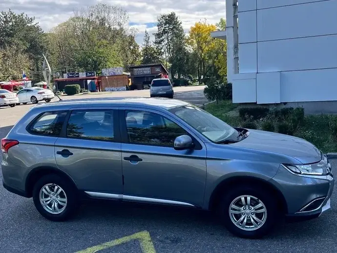 Mitsubishi Outlander III 2.2 DI-D AS&G 6MT 4WD Invite A01