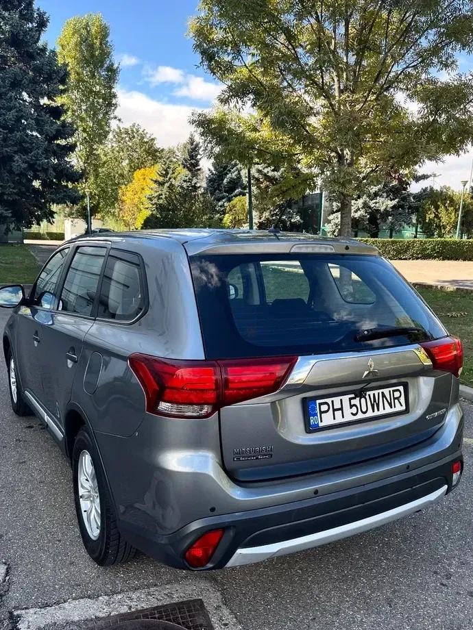 Mitsubishi Outlander III 2.2 DI-D AS&G 6MT 4WD Invite A01 — imagine 6