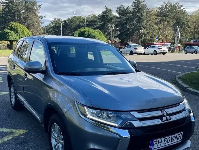 Mitsubishi Outlander III 2.2 DI-D AS&G 6MT 4WD Invite A01
