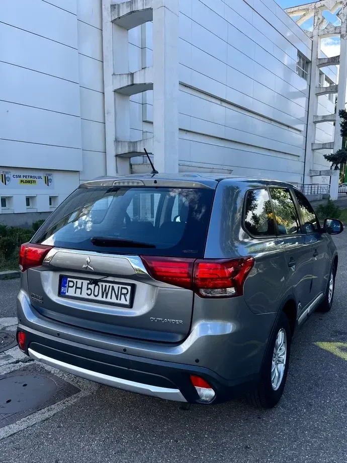 Mitsubishi Outlander III 2.2 DI-D AS&G 6MT 4WD Invite A01 — imagine 5