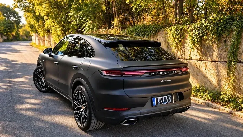 Porsche Cayenne Coupe E-Hybrid — imagine 3