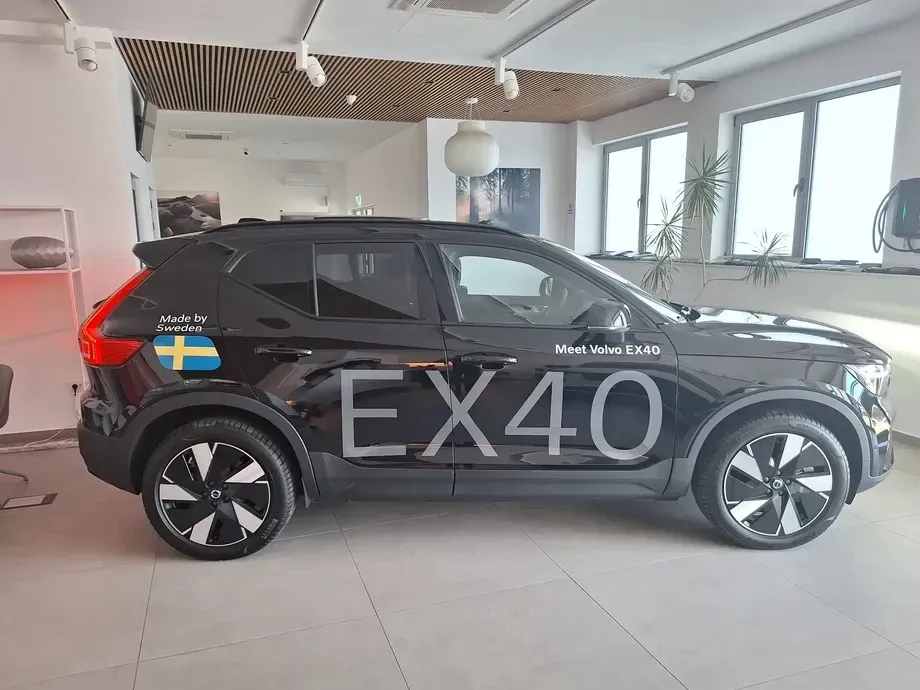 Volvo XC 40 Recharge Single Motor Extended Range RWD Plus — imagine 3