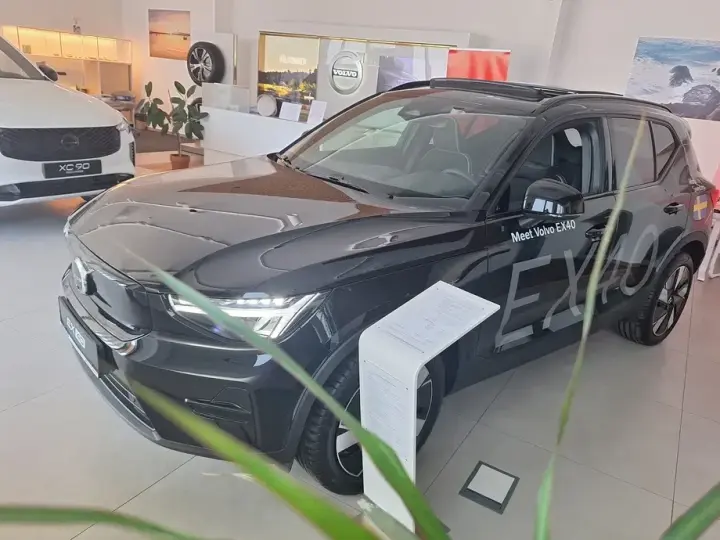 Volvo XC 40 Recharge Single Motor Extended Range RWD Plus