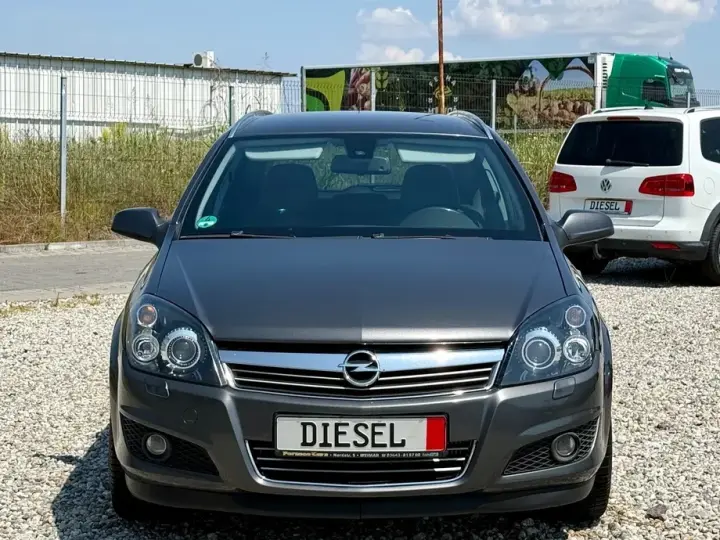 Opel Astra H 1.7 CDTI DPF Innovation