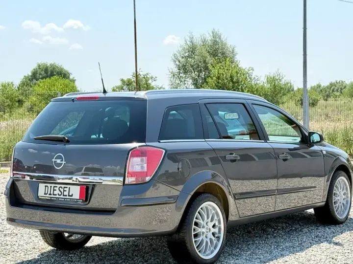 Opel Astra H 1.7 CDTI DPF Innovation