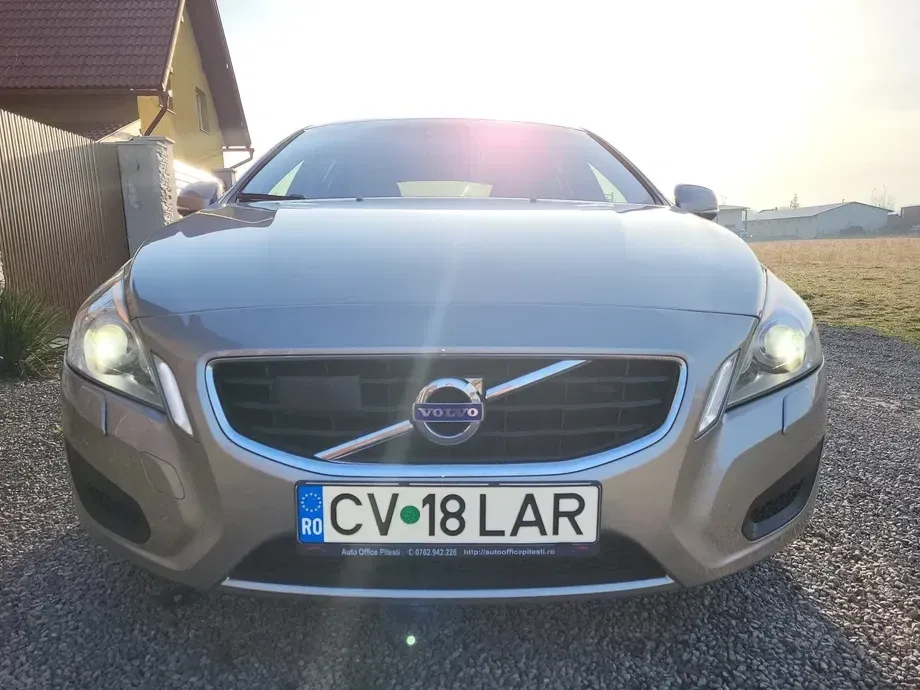 Volvo V60 I D3 Start-Stop Basic — imagine 4