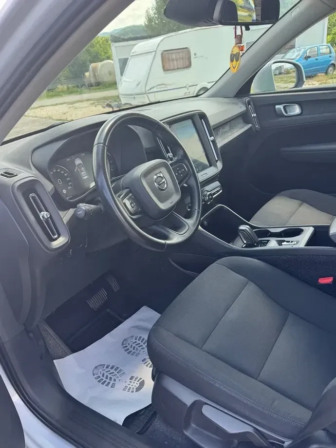 Volvo XC 40 D3 Geartronic Momentum — imagine 5