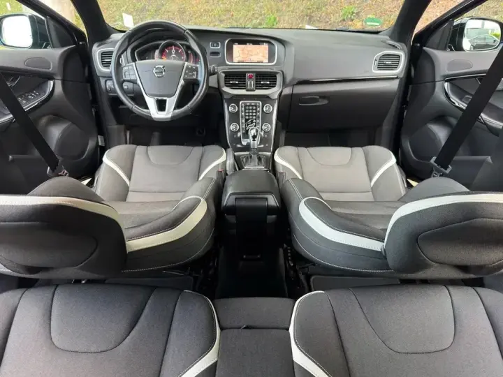 Volvo V40 D2 Geartronic Pro