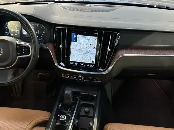 Volvo V60 II B4 MHEV AT AWD Ultimate Bright