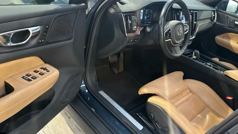 Volvo V60 II B4 MHEV AT AWD Ultimate Bright — imagine 5