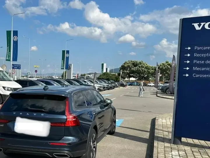 Volvo V60 II B4 MHEV AT AWD Ultimate Bright