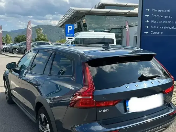 Volvo V60 II B4 MHEV AT AWD Ultimate Bright
