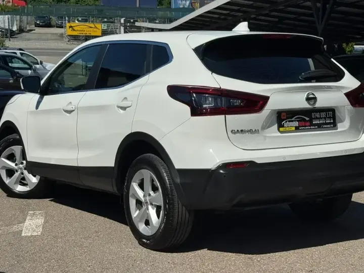 Nissan Qashqai 1.3 DIG-T DCT SHIRO