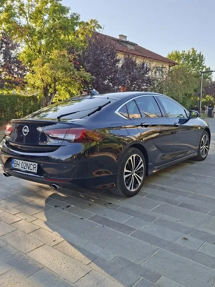 Opel Insignia B 2.0 CDTI Start/Stop 4X4 Exclusive Aut. — imagine 2