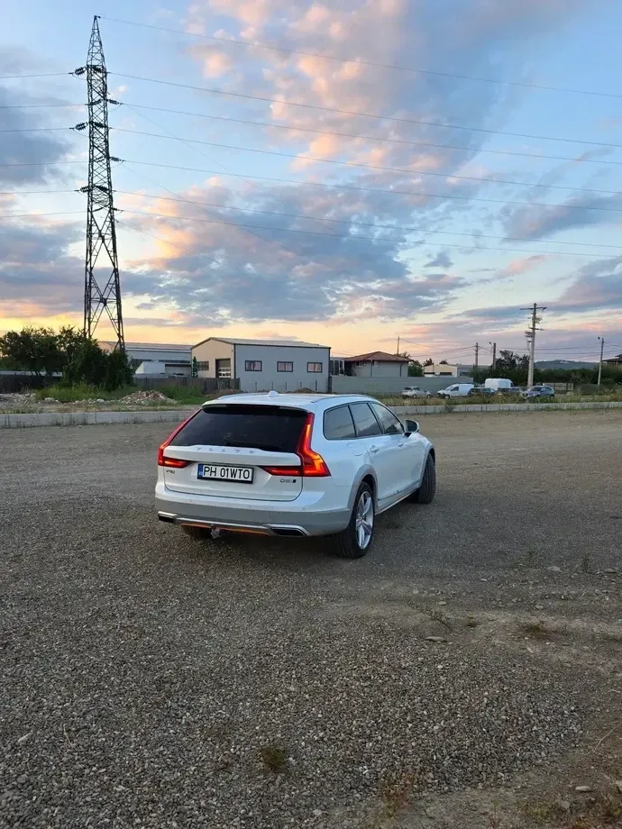 Volvo V90 D5 AWD Geartronic Ocean Race — imagine 2