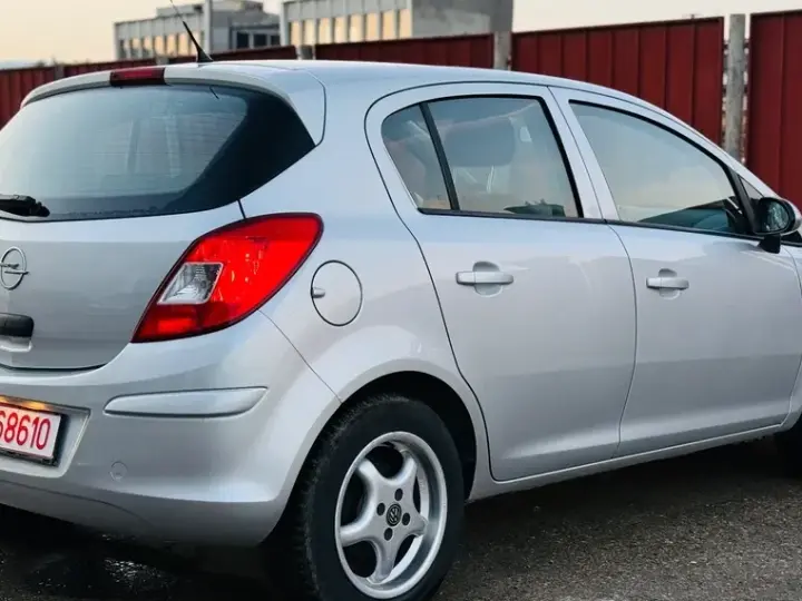 Opel Corsa 1.2i Enjoy