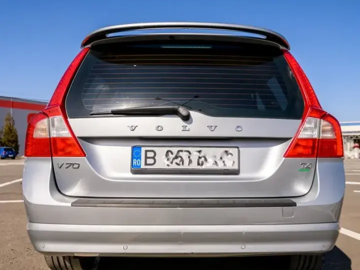 Volvo V70 III