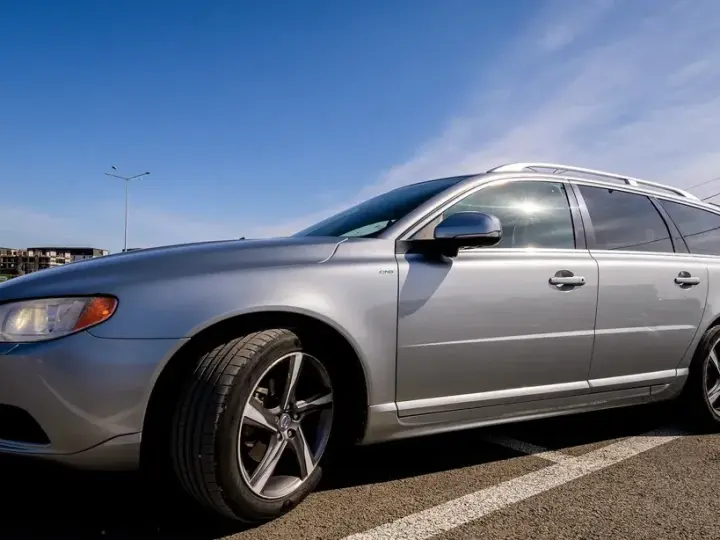 Volvo V70 III