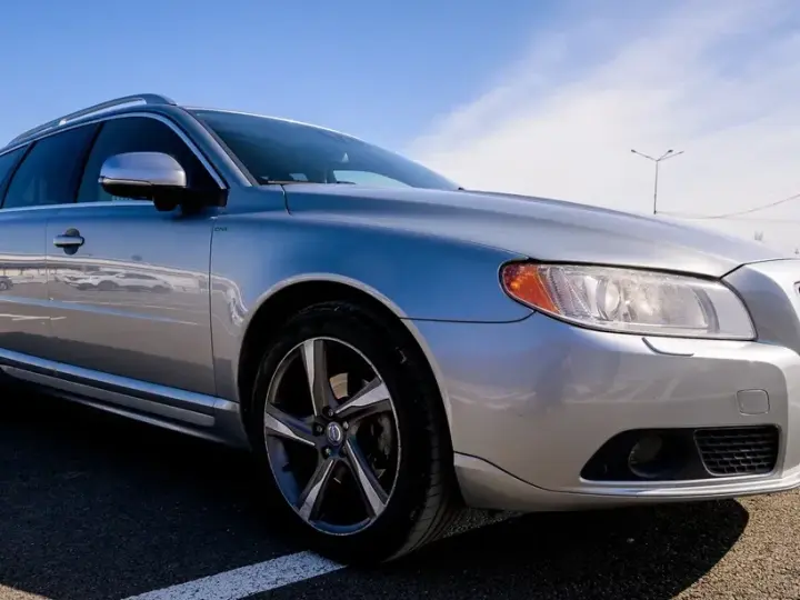 Volvo V70 III
