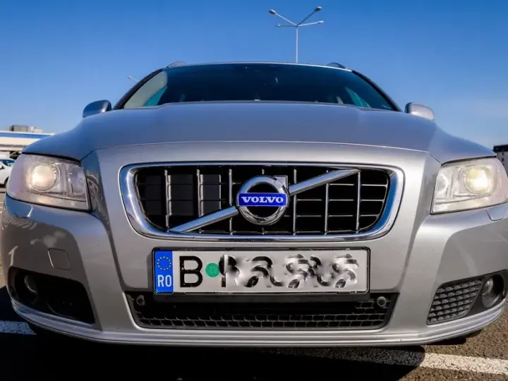 Volvo V70 III