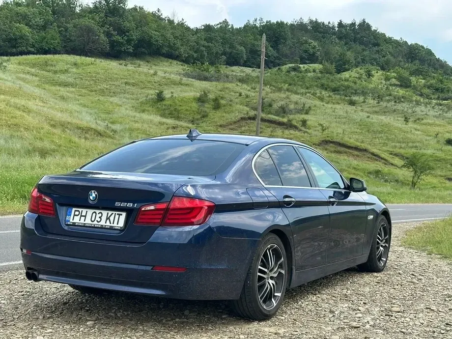 BMW Seria 5 F10/F11/F07 [2010 - 2017] 528i Aut. — imagine 2