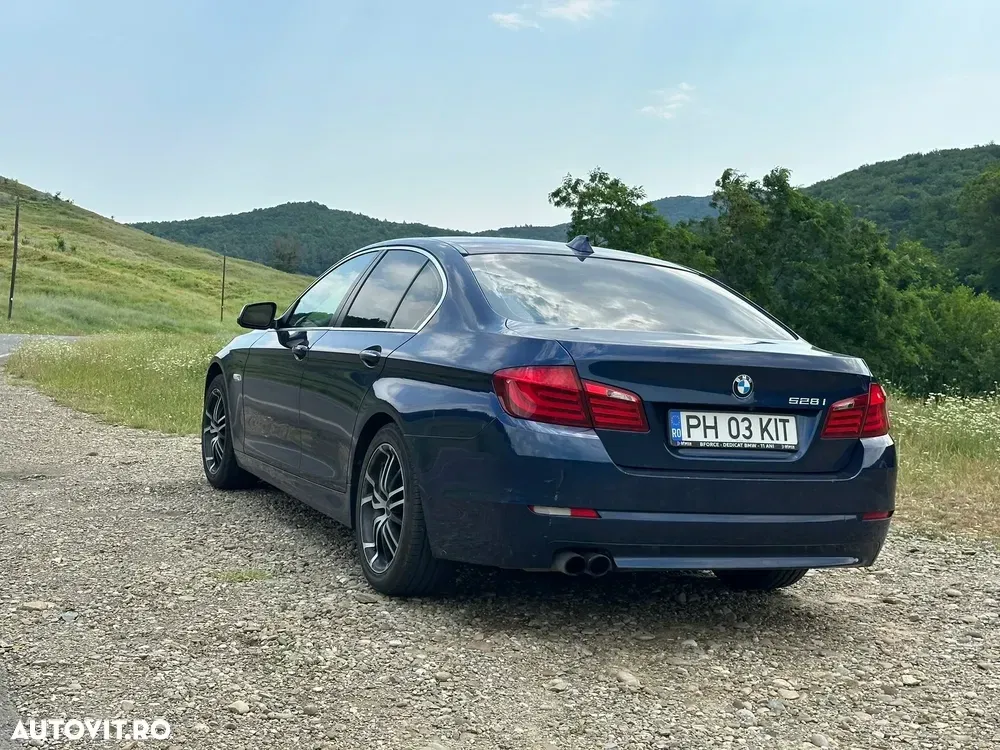 BMW Seria 5 F10/F11/F07 [2010 - 2017] 528i Aut. — imagine 3