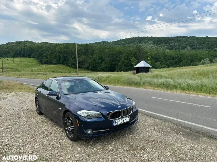 BMW Seria 5 F10/F11/F07 [2010 - 2017] 528i Aut.