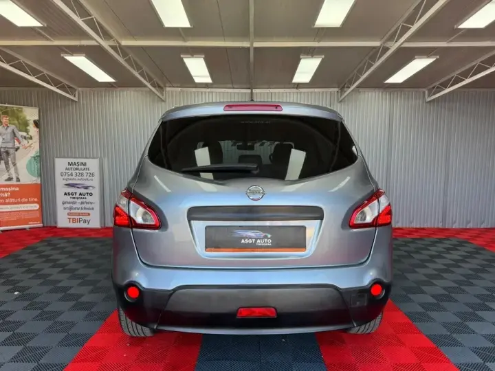 Nissan Qashqai+2