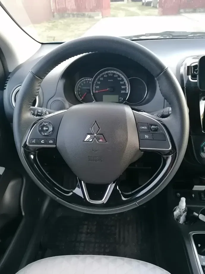 Mitsubishi Space Star 1.2 2WD CVT Invite — imagine 4