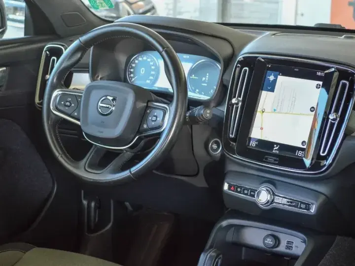 Volvo XC 40 Recharge T4 Twin Engine AT7 Inscription Expression