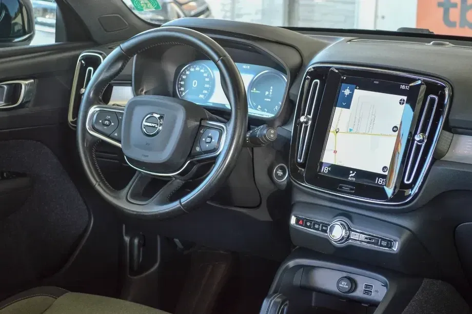 Volvo XC 40 Recharge T4 Twin Engine AT7 Inscription Expression — imagine 4