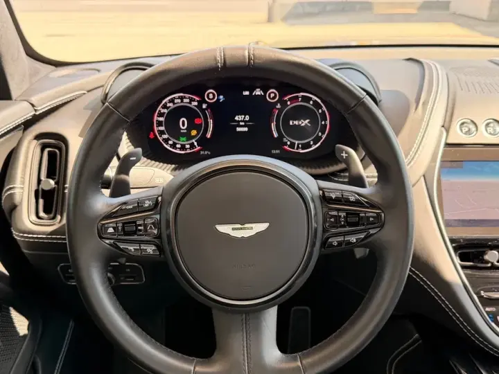 Aston Martin DBX