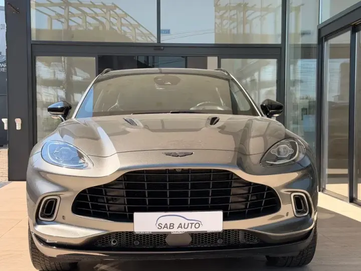 Aston Martin DBX