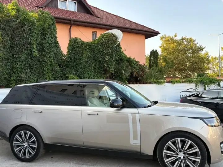 Land Rover Range Rover V 3.0 Si6 P460 LWB PHEV Autobiography