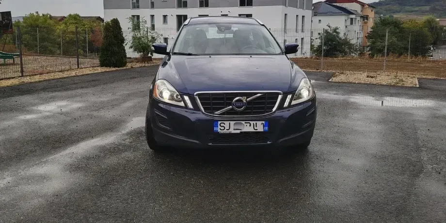 Volvo XC 60 D4 AWD Rdesign — imagine 2