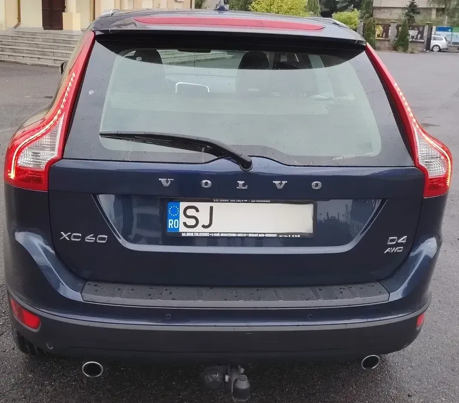 Volvo XC 60 D4 AWD Rdesign — imagine 5