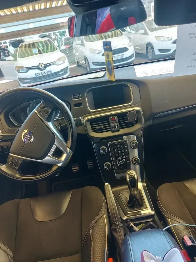 Volvo V40 II D3 RDesign — imagine 4