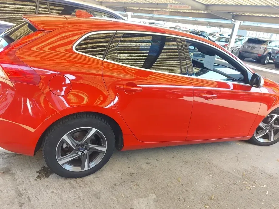 Volvo V40 II D3 RDesign — imagine 5