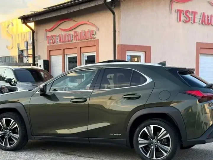 Lexus UX