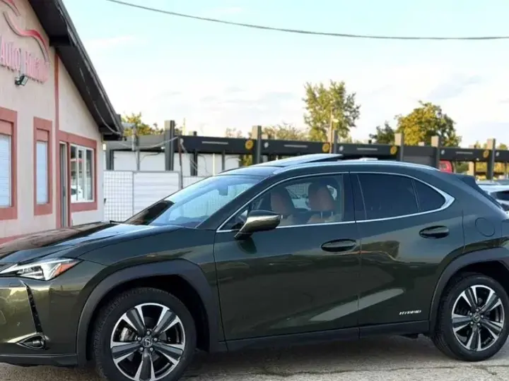Lexus UX