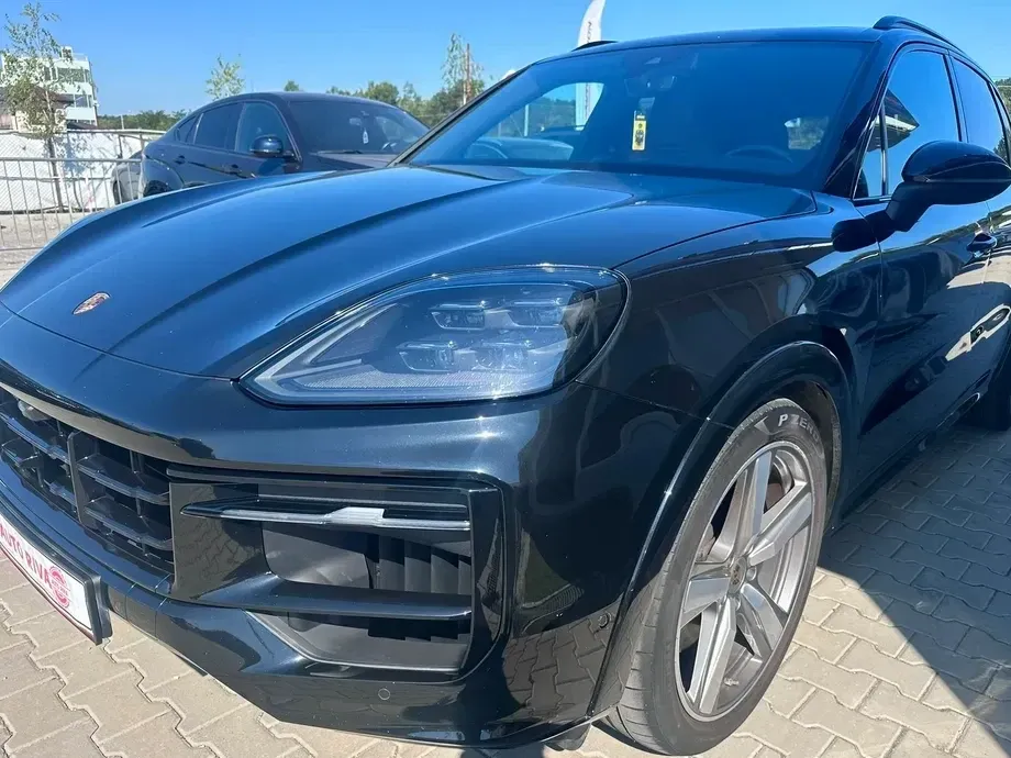 Porsche Cayenne — imagine 2