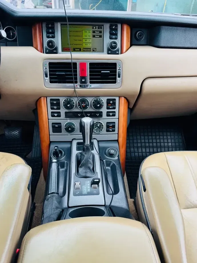 Land Rover Range Rover Vogue — imagine 4