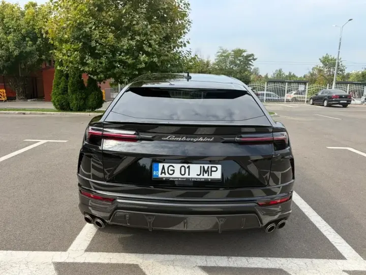 Lamborghini URUS