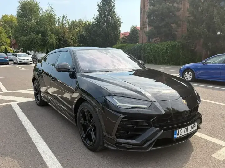 Lamborghini URUS