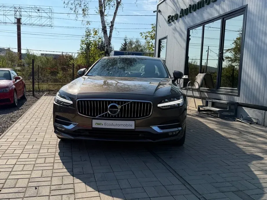 Volvo S90 D5 AWD Geartronic Inscription — imagine 2