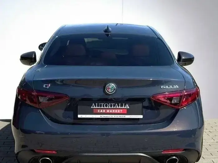 Alfa Romeo Giulia 2.0 Turbo AWD AT8 Veloce