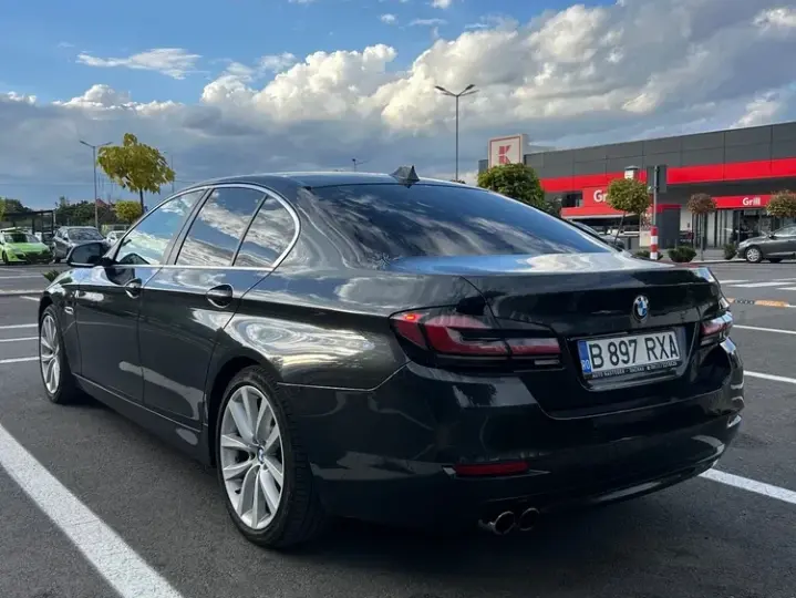 BMW Seria 5 F10/F11/F07 [2010 - 2017] 520d Aut. Luxury Line