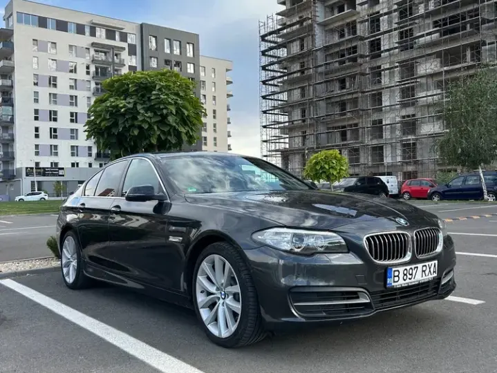 BMW Seria 5 F10/F11/F07 [2010 - 2017] 520d Aut. Luxury Line